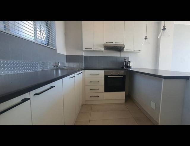 1 BEDROOM APARTMENT FOR SALE IN ESSENWOOD